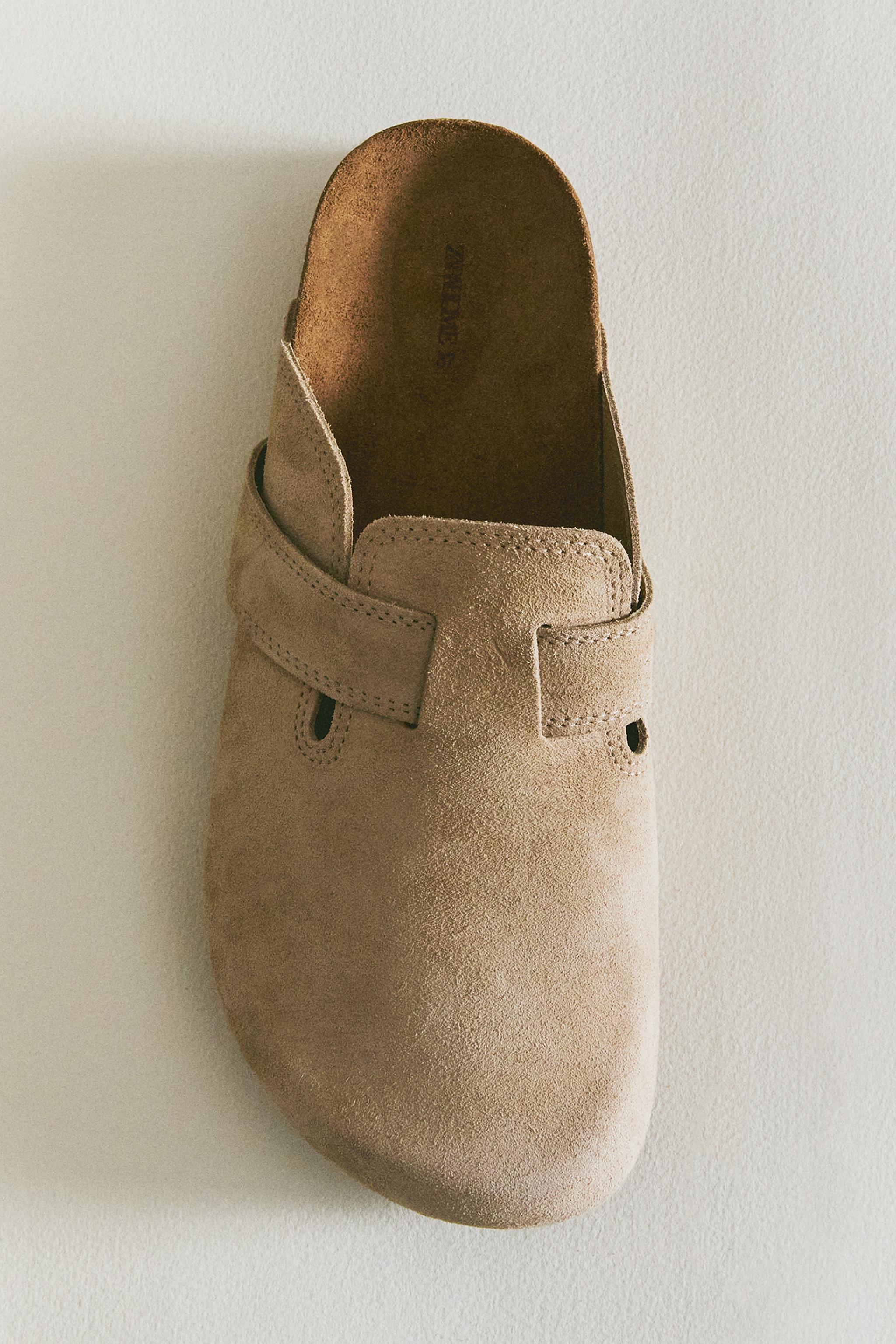 LEATHER CLOGS WITH STRAP